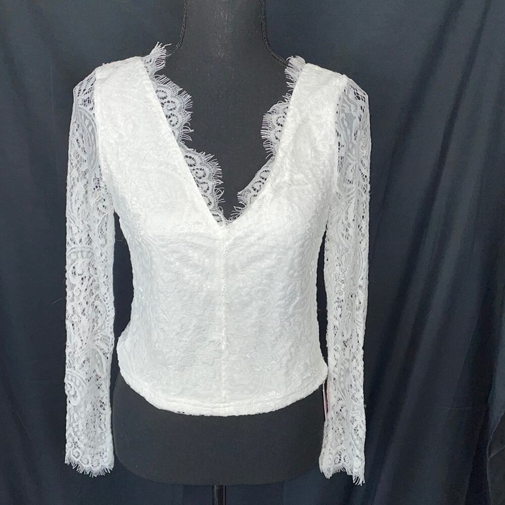 Chicwish women’s XS tie back lace crop top